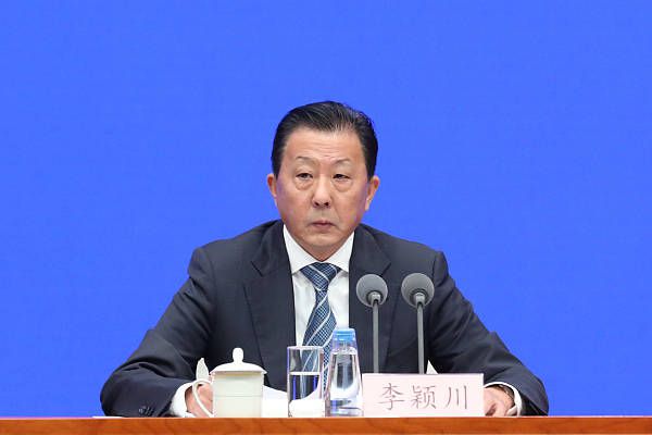 CBA官方：顾全因辱骂裁判禁赛1场 罚款5万CBA官方公布处罚：深圳队球员顾全因辱骂裁判禁赛1场，罚款5万。